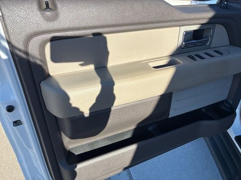 Used 2010 Ford F150 XLT image 12