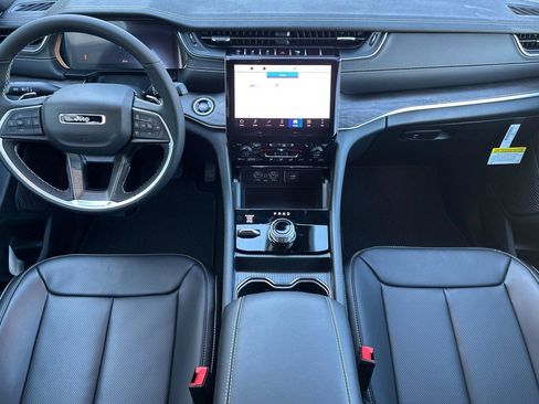 New 2025 Jeep Grand Cherokee L Limited w/ Luxury Tech Group II image 10