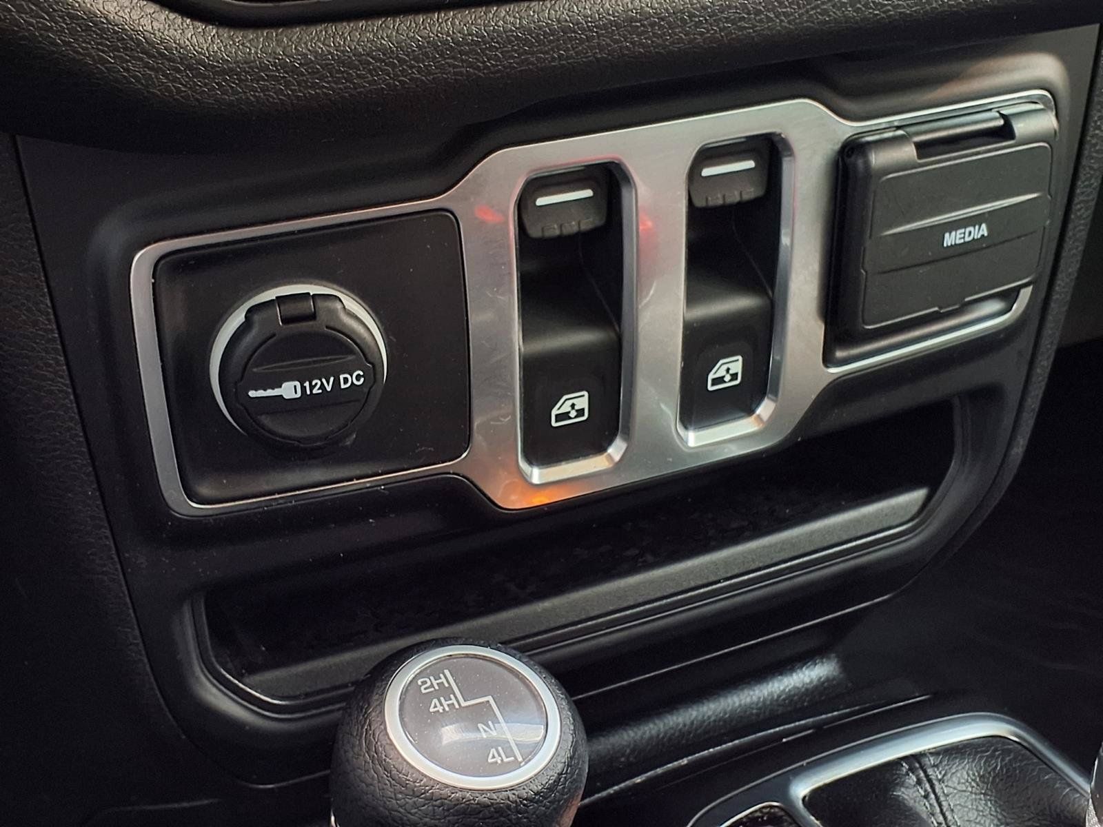 Used 2024 Jeep Wrangler Sport AWD/4WD image 23