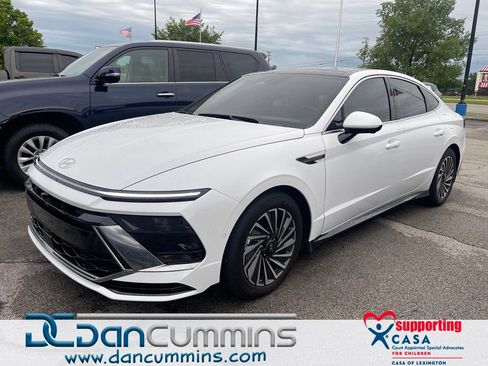 Used 2025 Hyundai Sonata Limited FWD image 1