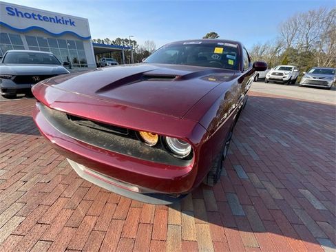 Used 2018 Dodge Challenger SXT w/ Blacktop Package image 7