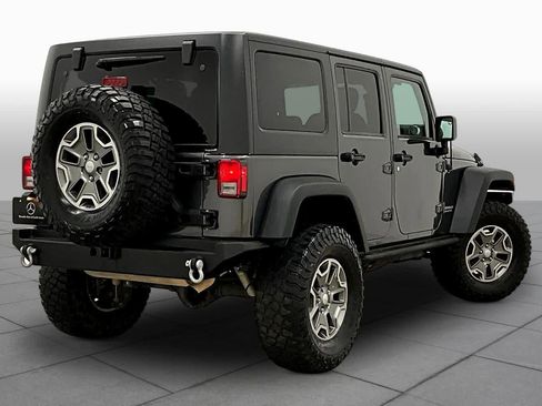 Used 2017 Jeep Wrangler Unlimited Rubicon w/ Connectivity Group AWD/4WD image 13