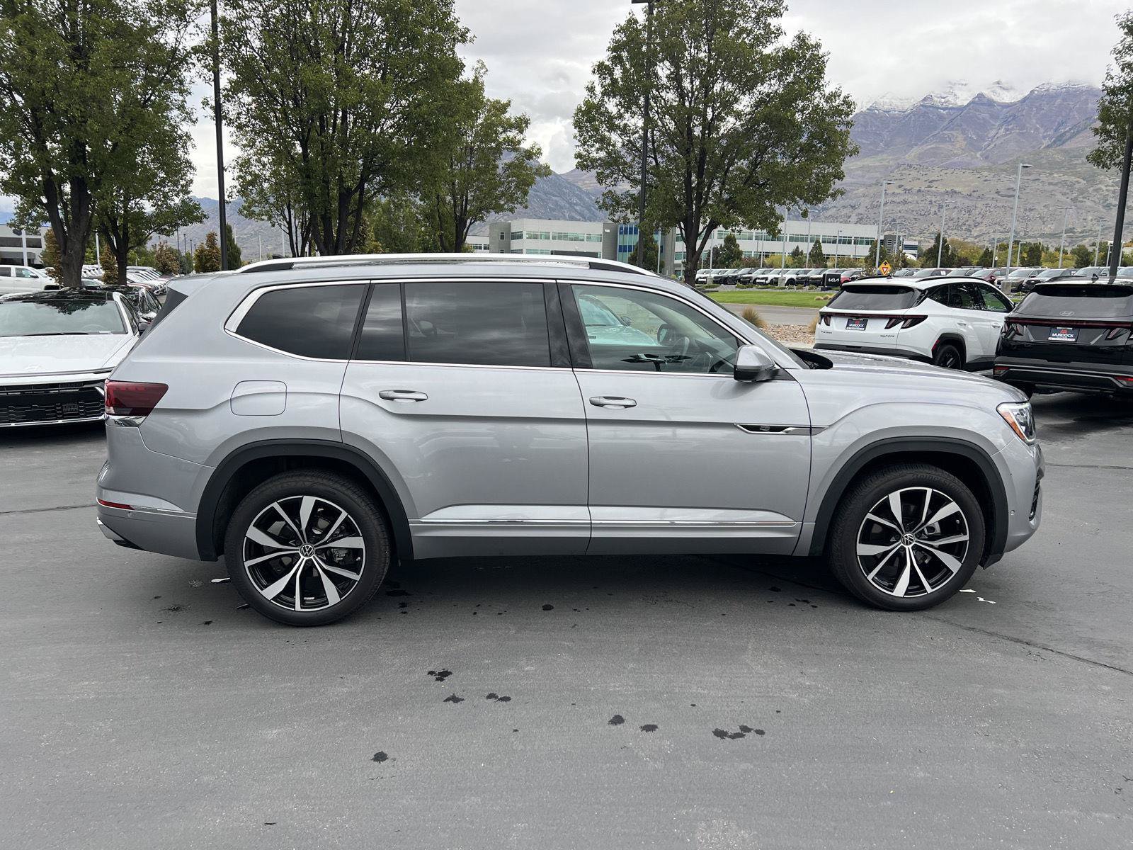 Used 2026 Volkswagen Atlas SEL Premium R-Line AWD/4WD image 15