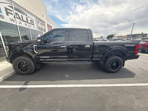Used 2021 Ford F350 Platinum w/ Tremor Off-Road Package AWD/4WD image 15