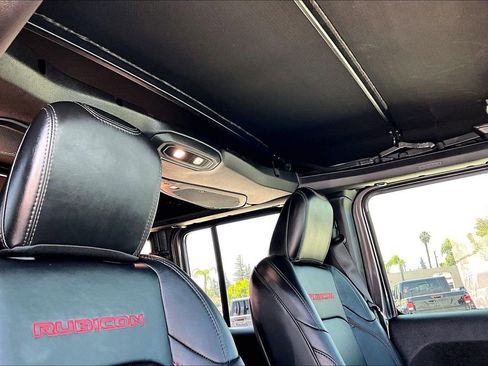 Certified 2025 Jeep Wrangler Unlimited Rubicon w/ Convenience Group AWD/4WD image 14