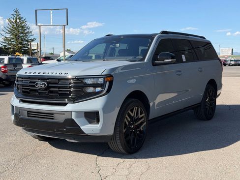 Used 2025 Ford Expedition Max Platinum w/ Stealth Performance Package AWD/4WD image 4
