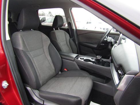 Used 2021 Nissan Rogue SV image 28