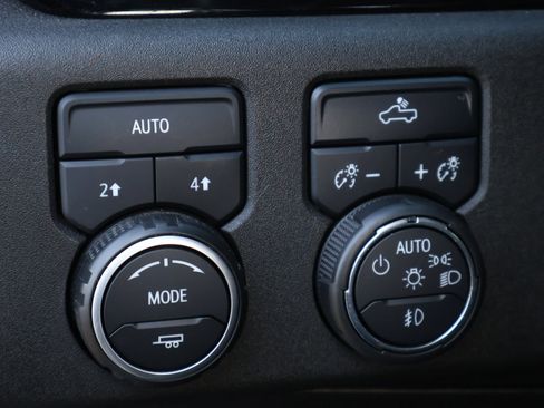 Used 2022 Chevrolet Silverado 1500 RST image 12