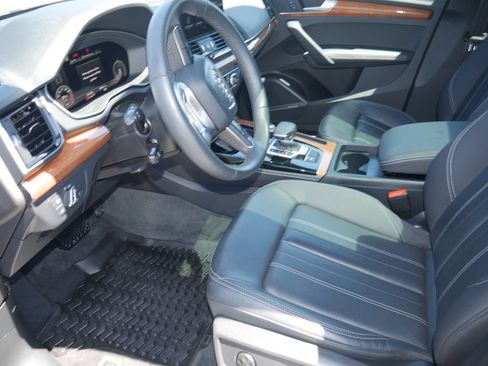 Certified 2023 Audi Q5 2.0T Premium Plus w/ Premium Plus Package AWD/4WD image 9