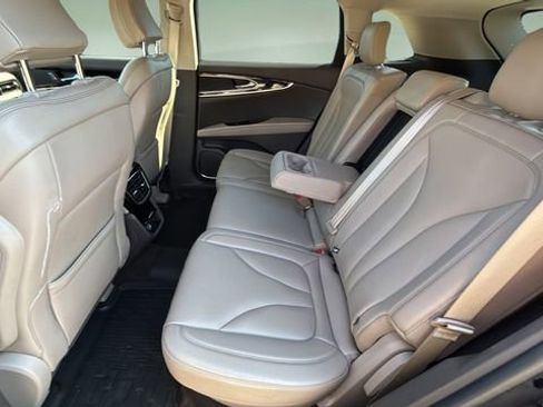 Used 2023 Lincoln Nautilus Standard w/ Premium Package image 19