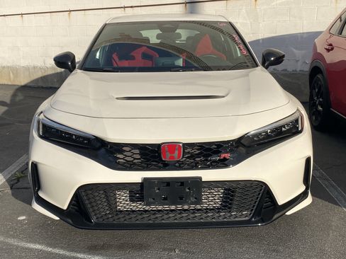 Used 2023 Honda Civic Type R image 2