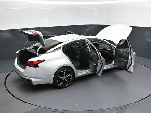 Used 2024 Nissan Altima 2.5 SR w/ SR Premium Package image 49