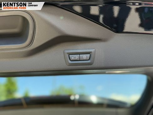 Used 2026 BMW X5 xDrive40i w/ M Sport Package AWD/4WD image 38