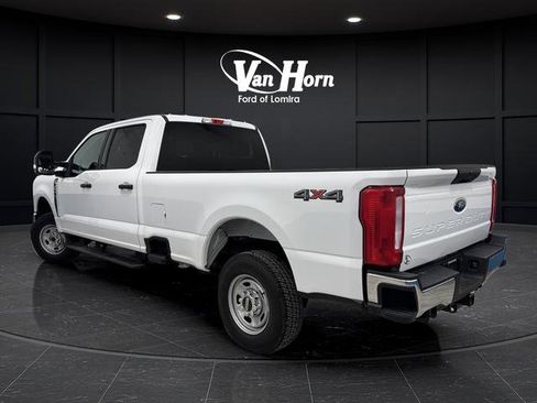 Used 2024 Ford F350 XLT AWD/4WD image 3