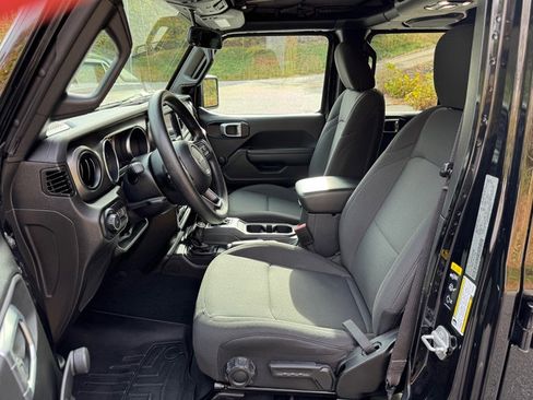 Used 2022 Jeep Wrangler Unlimited Sport image 11