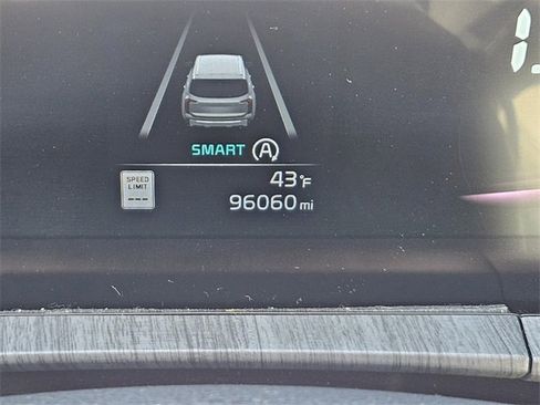 Used 2023 Kia Telluride EX w/ EX Captain's Chair Package image 26