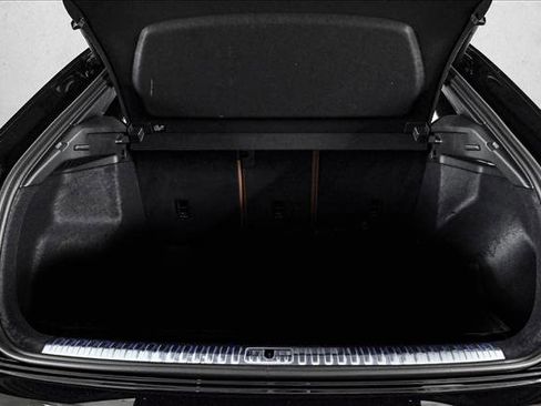 Certified 2025 Audi Q3 2.0T Premium Plus w/ Premium Plus Package image 6