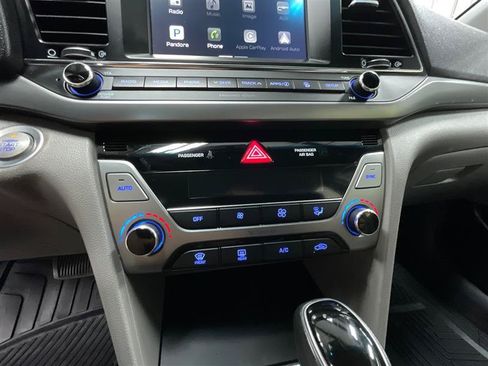 Used 2017 Hyundai Elantra Limited FWD image 17