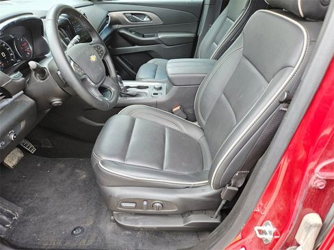 Used 2023 Chevrolet Traverse Premier image 16