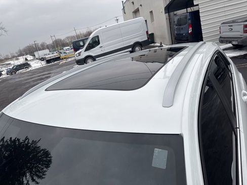 Used 2022 Volkswagen Atlas Cross Sport SE image 50