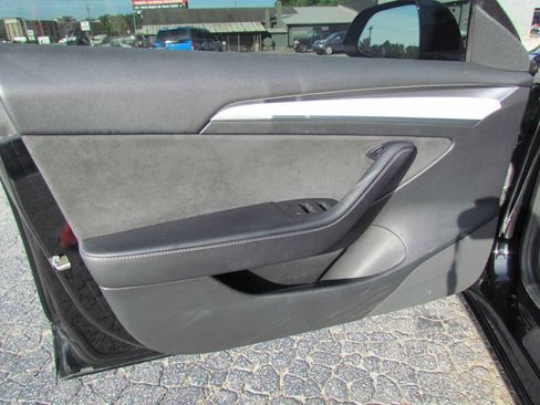 Used 2021 Tesla Model 3 Standard Range Plus RWD image 11