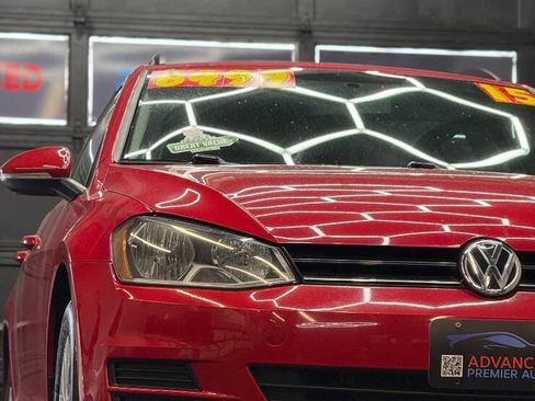 Used 2015 Volkswagen Golf SE FWD image 3