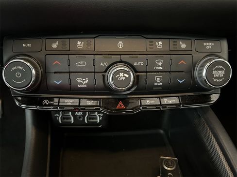 Used 2024 Dodge Durango GT image 17