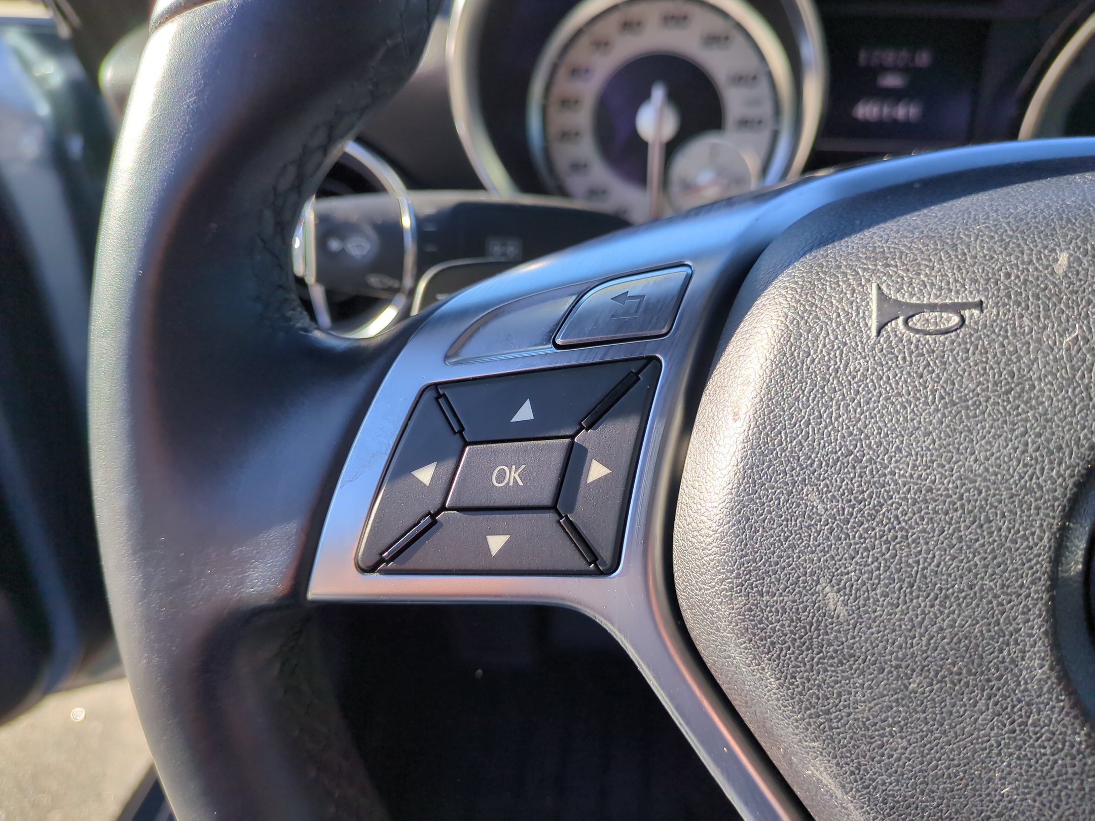 Used 2013 Mercedes-Benz SLK 250 image 19