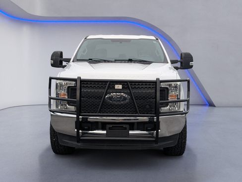 Used 2018 Ford F250 XL w/ Power Equipment Group AWD/4WD image 3