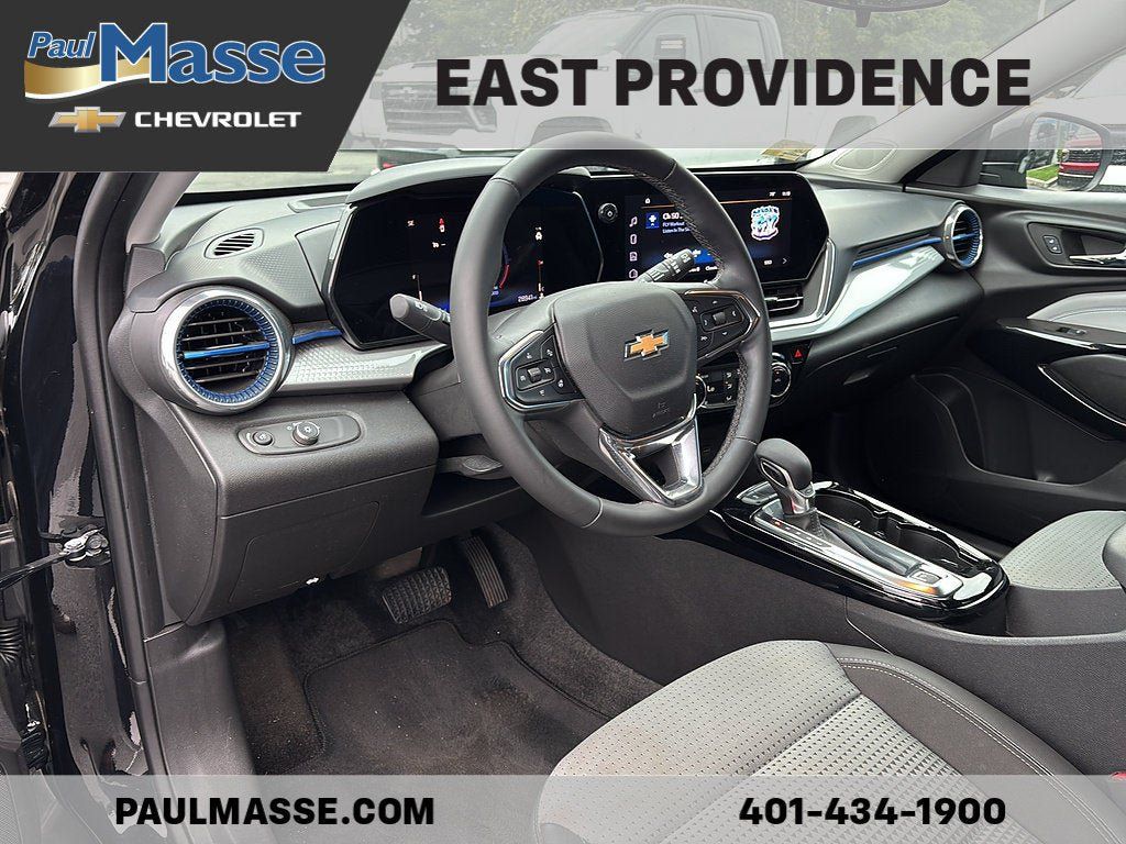 Certified 2024 Chevrolet Trax LT w/ LT Convenience Package FWD image 14
