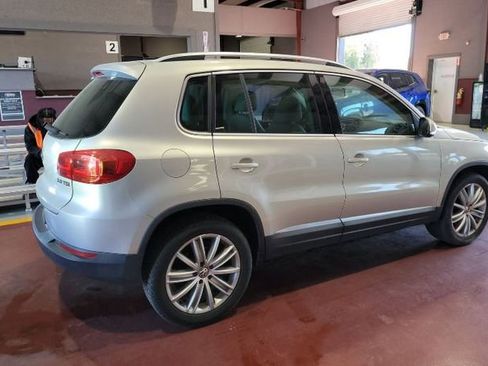 Used 2015 Volkswagen Tiguan SEL image 2