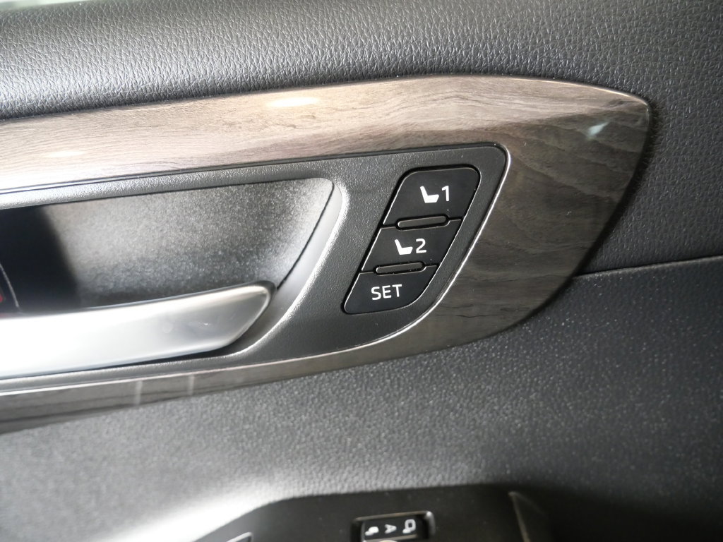 Used 2023 Toyota Highlander Platinum AWD/4WD image 35