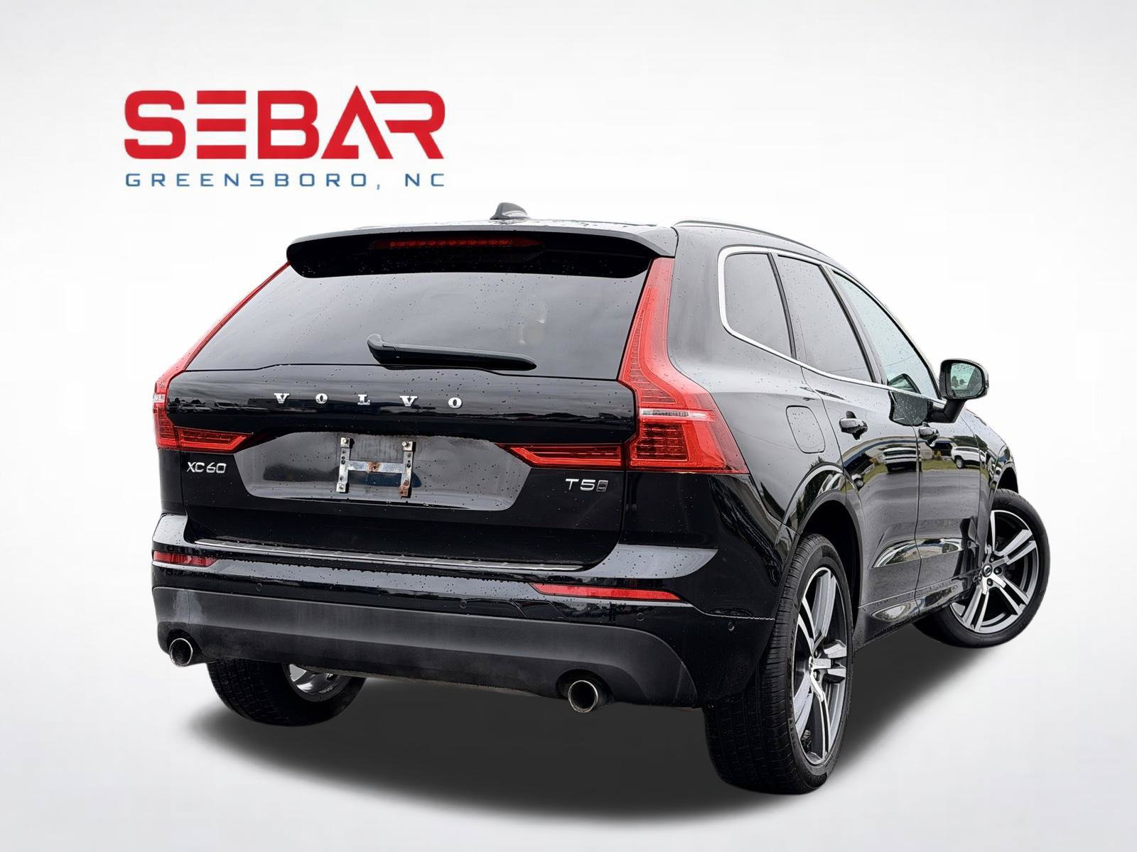 Used 2019 Volvo XC60 T5 Momentum w/ Multimedia Package AWD/4WD image 4