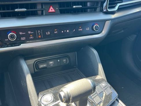 Certified 2025 Kia Sportage EX w/ Premium Package FWD image 23