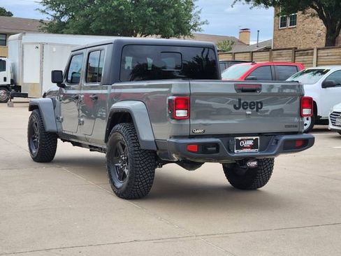 Used 2021 Jeep Gladiator Sport AWD/4WD image 2