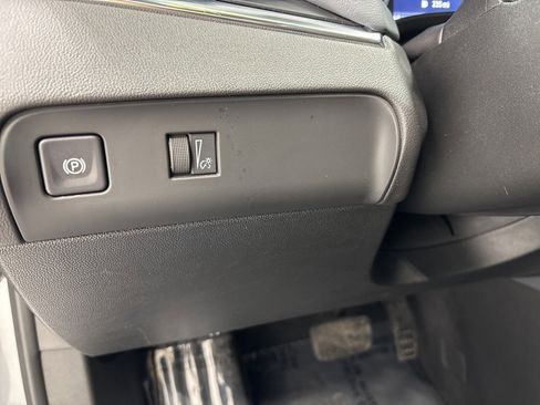 Used 2023 Buick Enclave Essence w/ Sport Touring Edition image 29