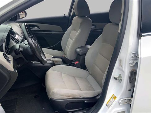 Used 2014 Chevrolet Cruze LT FWD image 7