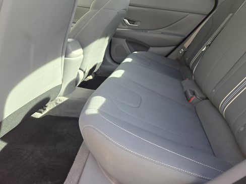 Used 2023 Hyundai Elantra SEL w/ Convenience Package image 30