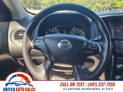 Used 2020 Nissan Pathfinder SV AWD/4WD image 18