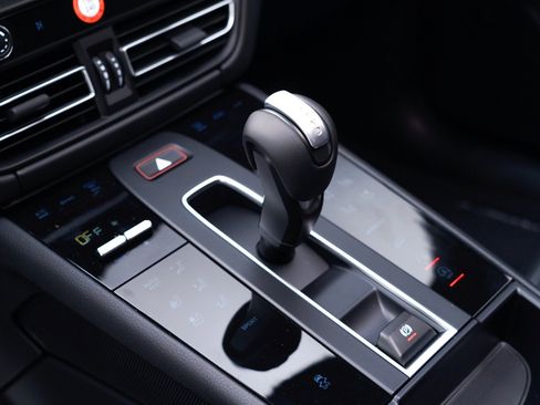 Certified 2026 Porsche Macan AWD/4WD image 27