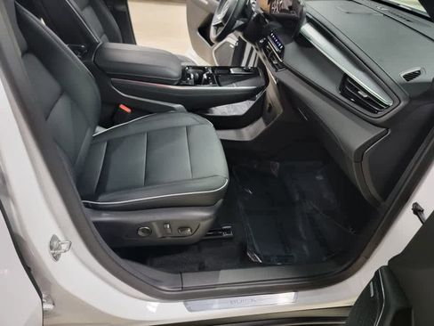 Certified 2025 Buick Enclave Preferred image 11