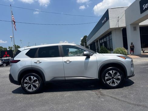 Used 2023 Nissan Rogue SV AWD/4WD image 2
