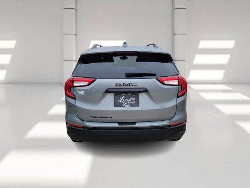 Used 2023 GMC Terrain SLE w/ Elevation Edition image 6