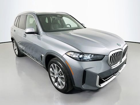 Certified 2024 BMW X5 xDrive40i w/ Parking Assistance Package image 3