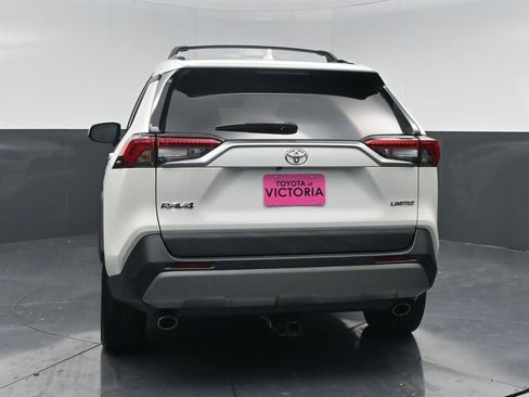 Used 2022 Toyota RAV4 Limited image 16
