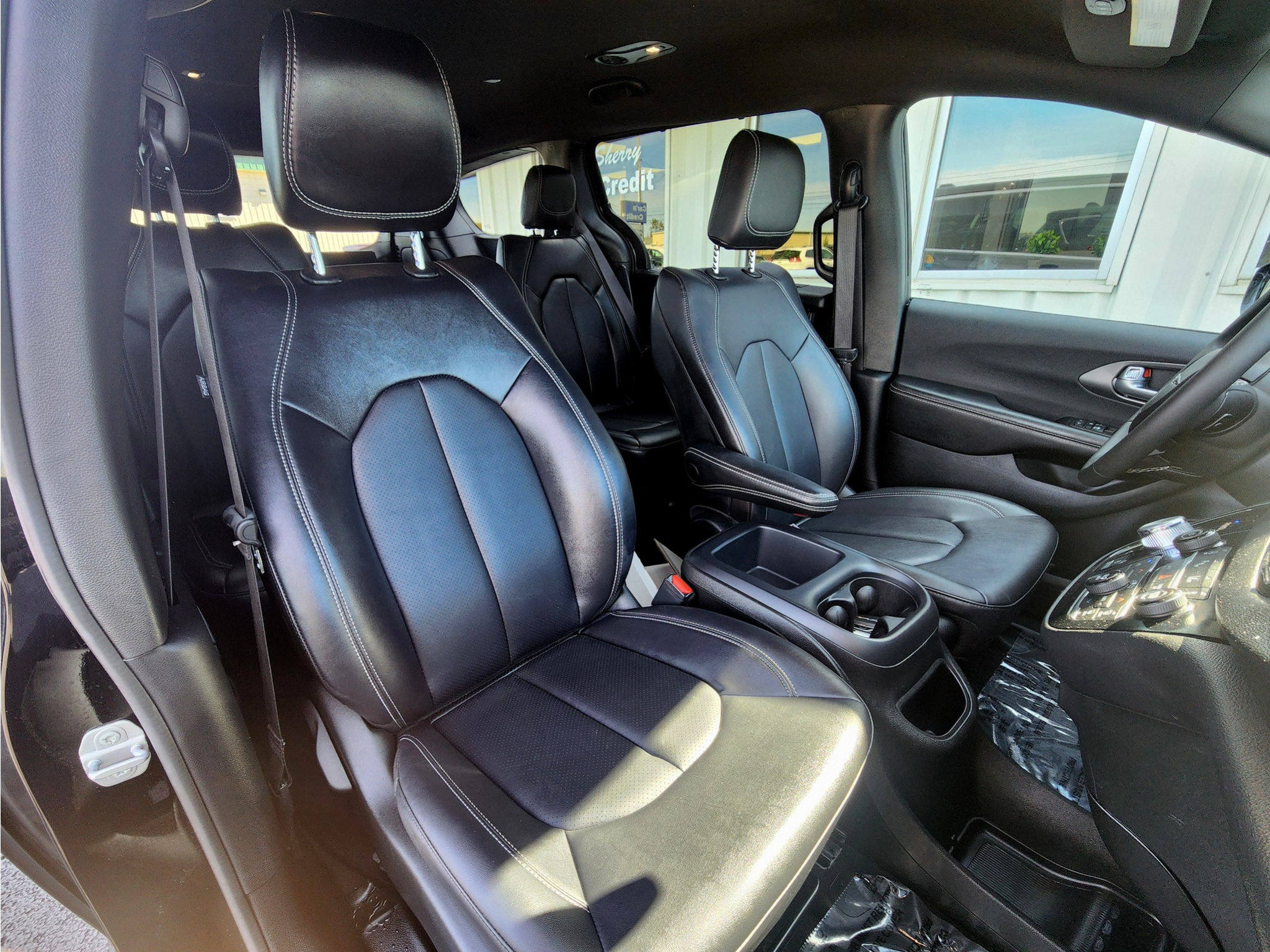 Used 2026 Chrysler Pacifica Select FWD image 40