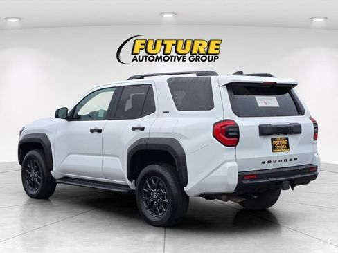Certified 2025 Toyota 4Runner SR5 AWD/4WD image 7
