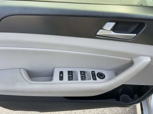 Used 2017 Hyundai Sonata Sport w/ Value Edition Package 02 FWD image 18