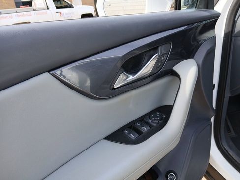 Used 2020 Chevrolet Blazer LT image 8