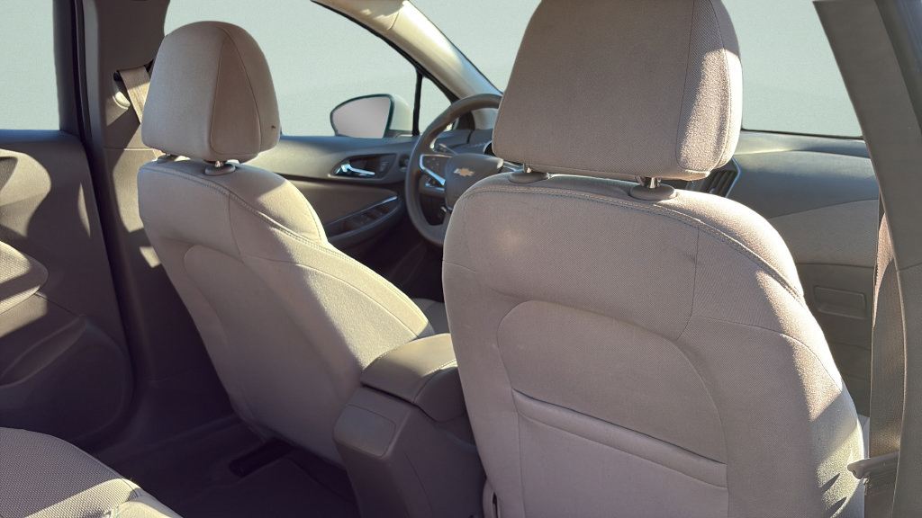 Used 2018 Chevrolet Cruze LT FWD image 18